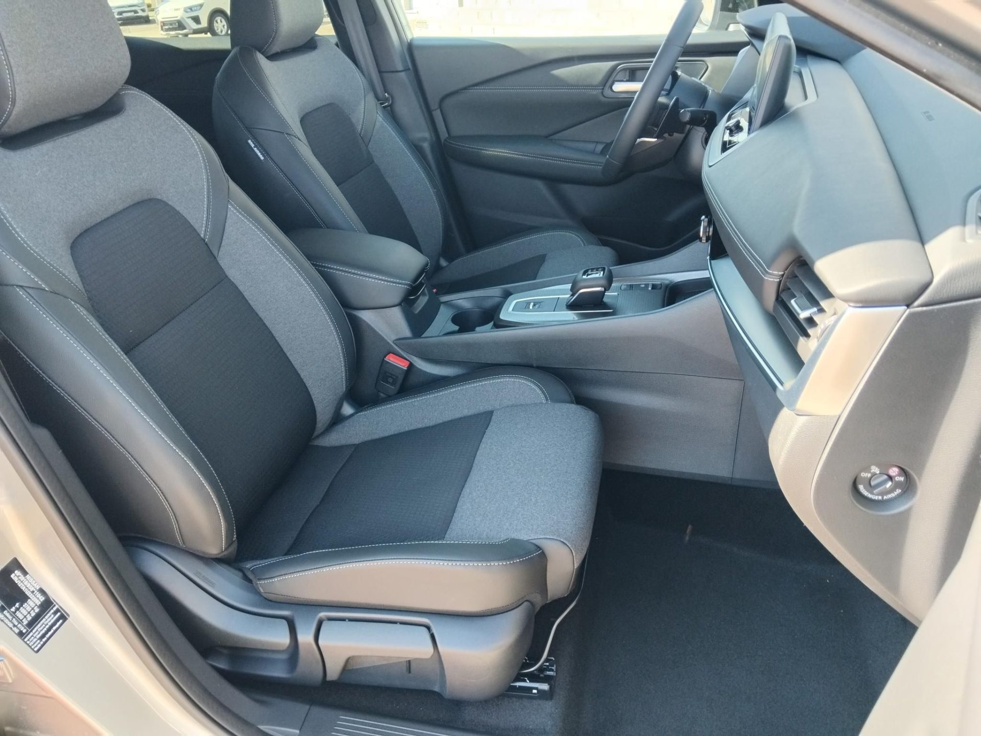NISSAN QASHQAI 1.3 DIG-T Mild Hybrid N-Connecta X-Tronic NAGY KEDVEZMÉNNYEL! KÉSZLETRŐL+TÉLI CSOMAGGAL!