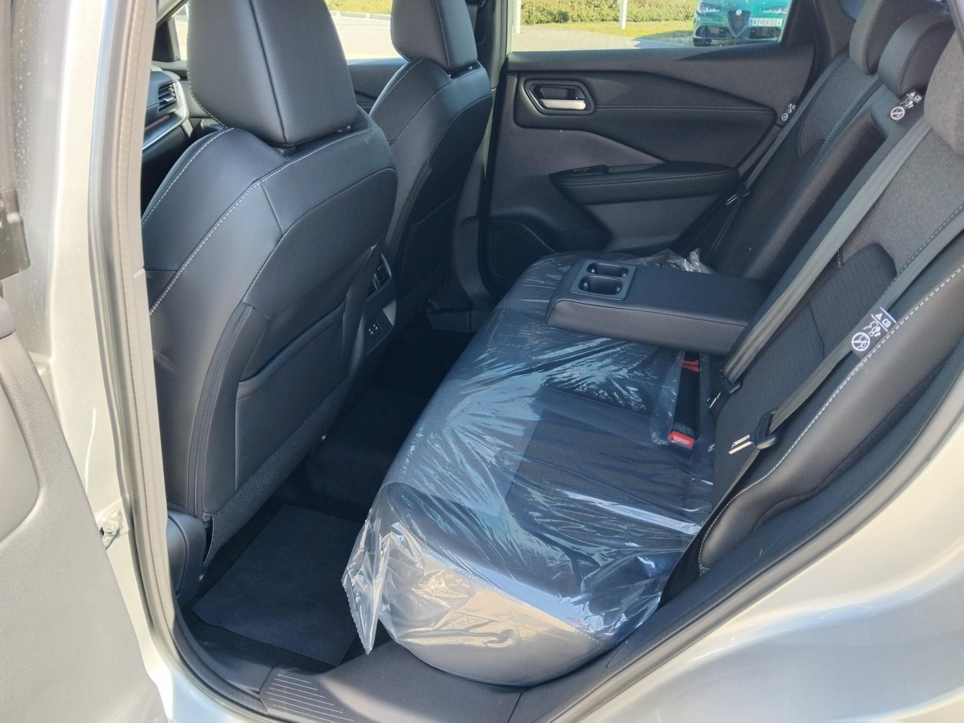 NISSAN QASHQAI 1.3 DIG-T Mild Hybrid N-Connecta X-Tronic NAGY KEDVEZMÉNNYEL! KÉSZLETRŐL+TÉLI CSOMAGGAL!