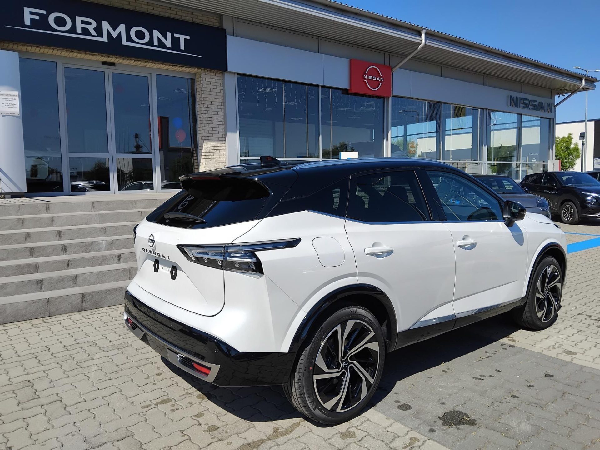 NISSAN QASHQAI 1.3 DIG-T Mild Tekna+ X-Tronic FULL EXTRA!!! MILLIÓS KEDVEZMÉNY!