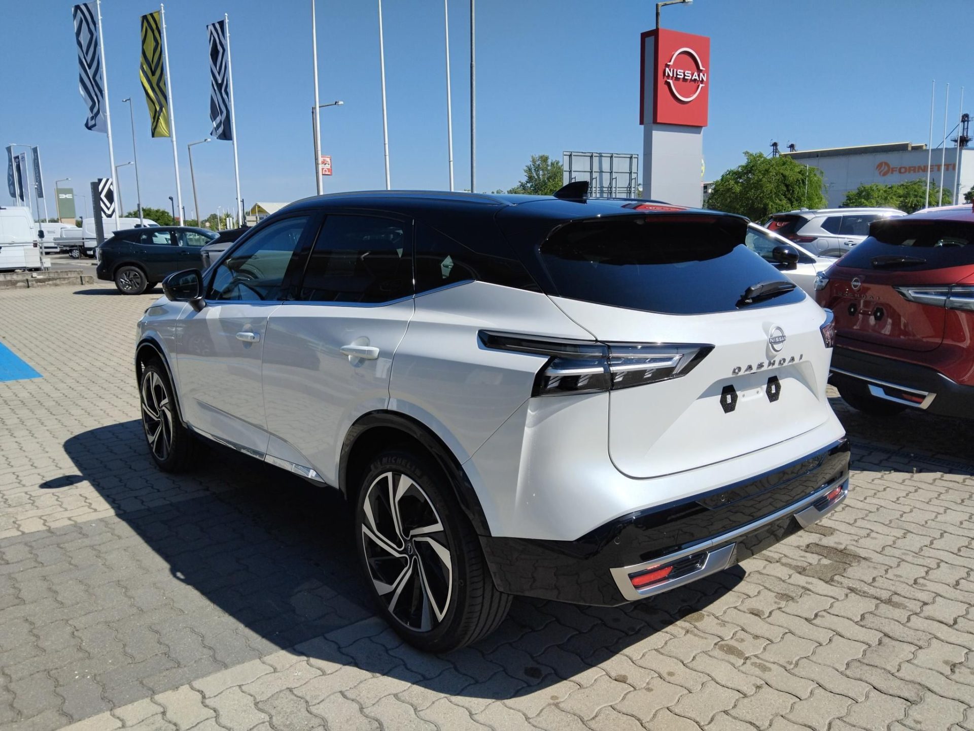 NISSAN QASHQAI 1.3 DIG-T Mild Tekna+ X-Tronic FULL EXTRA!!! MILLIÓS KEDVEZMÉNY!
