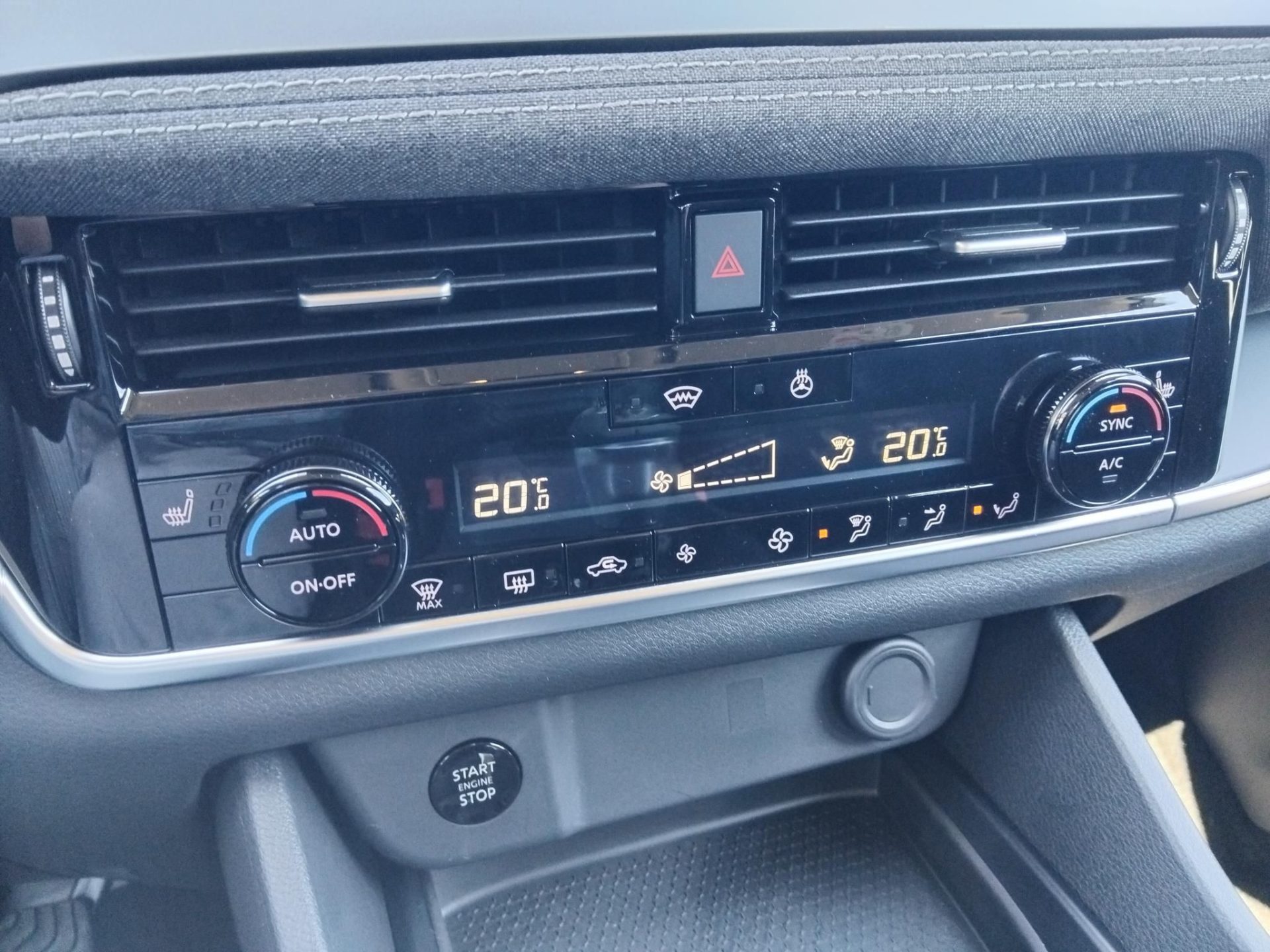 NISSAN QASHQAI 1.3 DIG-T Mild Hybrid Acenta NAGY KEDVEZMÉNNYEL!!! KÉSZLETRŐL!!!