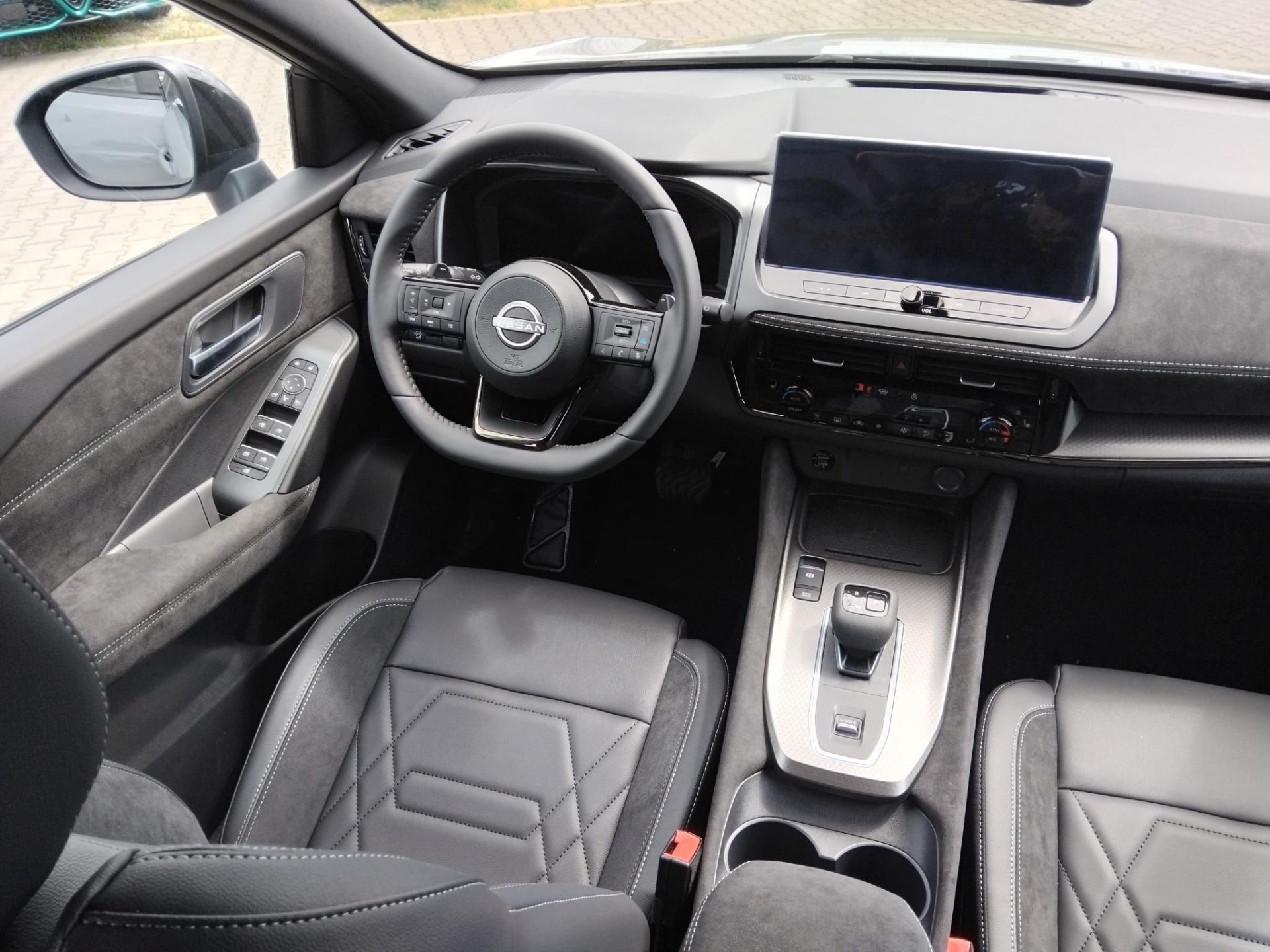 NISSAN QASHQAI 1.3 DIG-T Mild N-Design X-Tronic KÜLÖNLEGES FELSZERELTSÉG KÉSZLETRŐL !!!