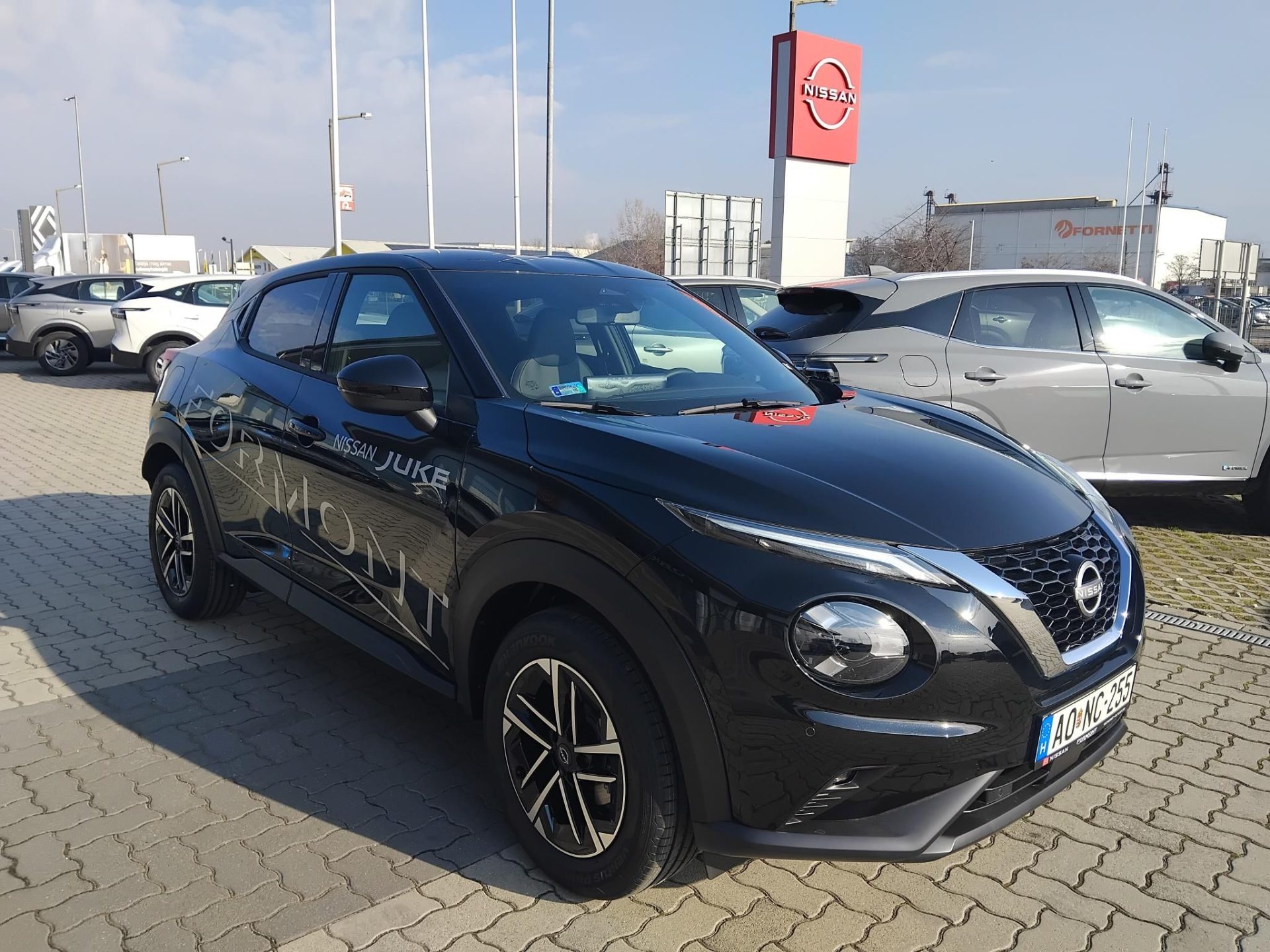 NISSAN JUKE 1.0 DIG-T N-Connecta NAVI+MAN. VÁLTÓ+TÉLI CSOMAG+KÉSZLETRŐL!!!