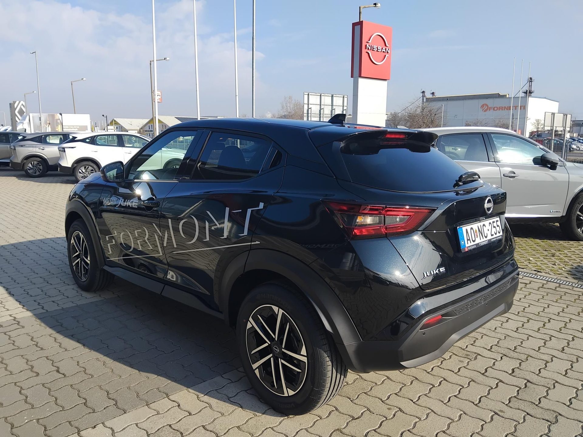 NISSAN JUKE 1.0 DIG-T N-Connecta NAVI+MAN. VÁLTÓ+TÉLI CSOMAG+KÉSZLETRŐL!!!