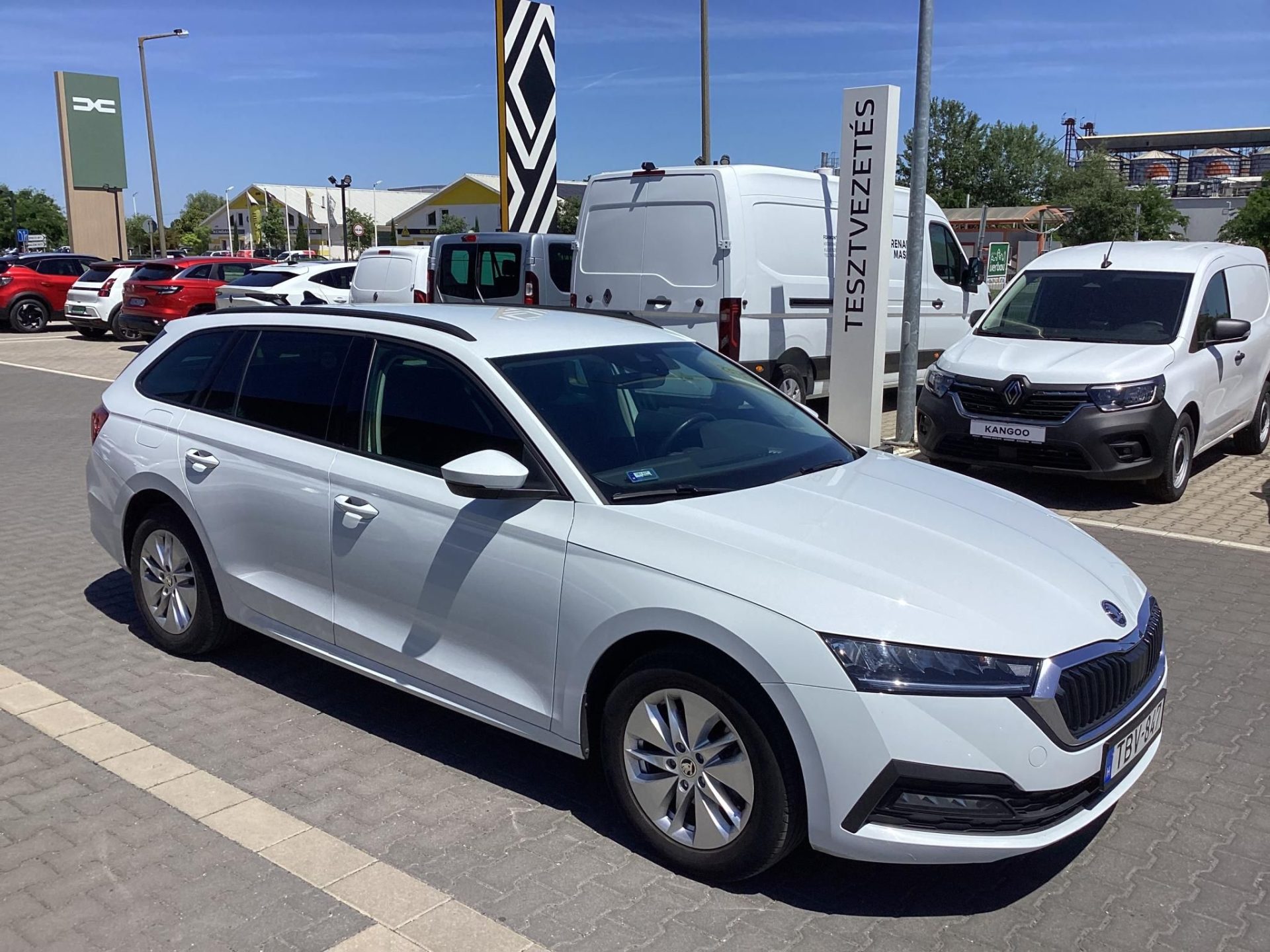 SKODA OCTAVIA Combi 2.0 TDI SCR Ambition DSG Mo.-i.1.tul.! 94e km!