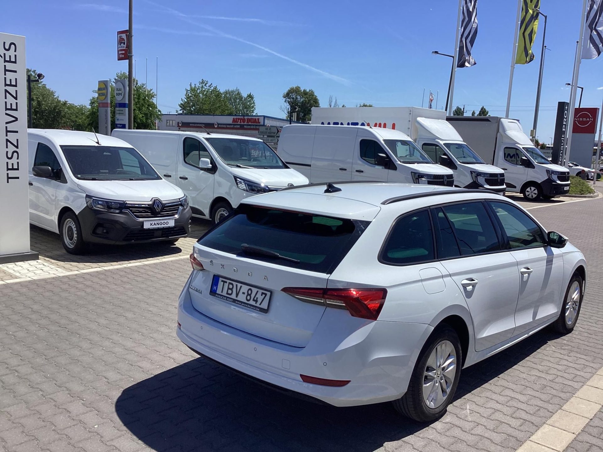 SKODA OCTAVIA Combi 2.0 TDI SCR Ambition DSG Mo.-i.1.tul.! 94e km!