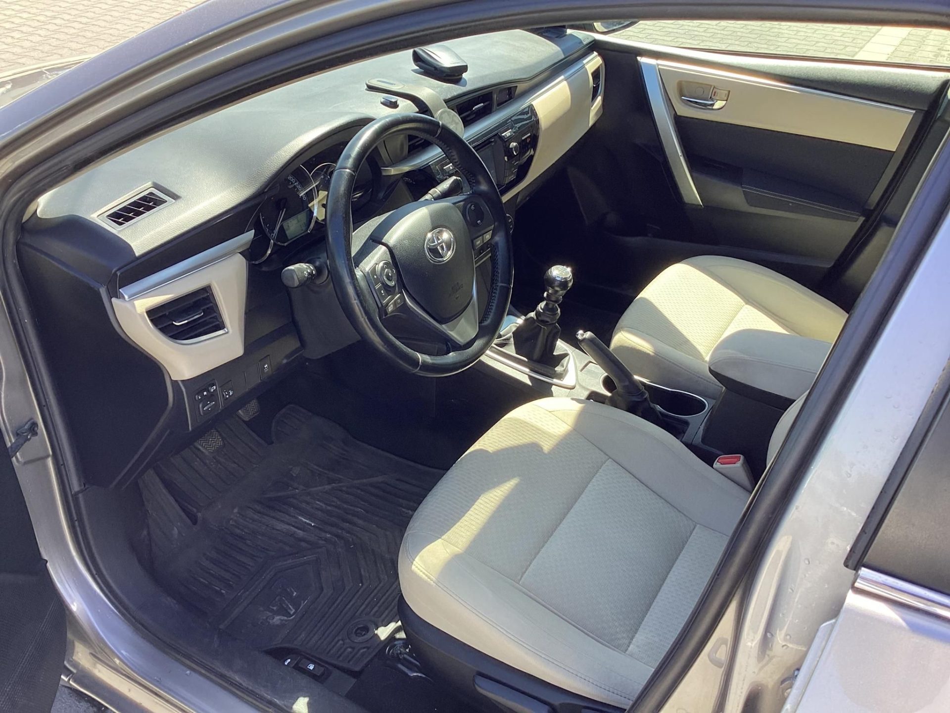 TOYOTA COROLLA Sedan 1.6 Active Comfort