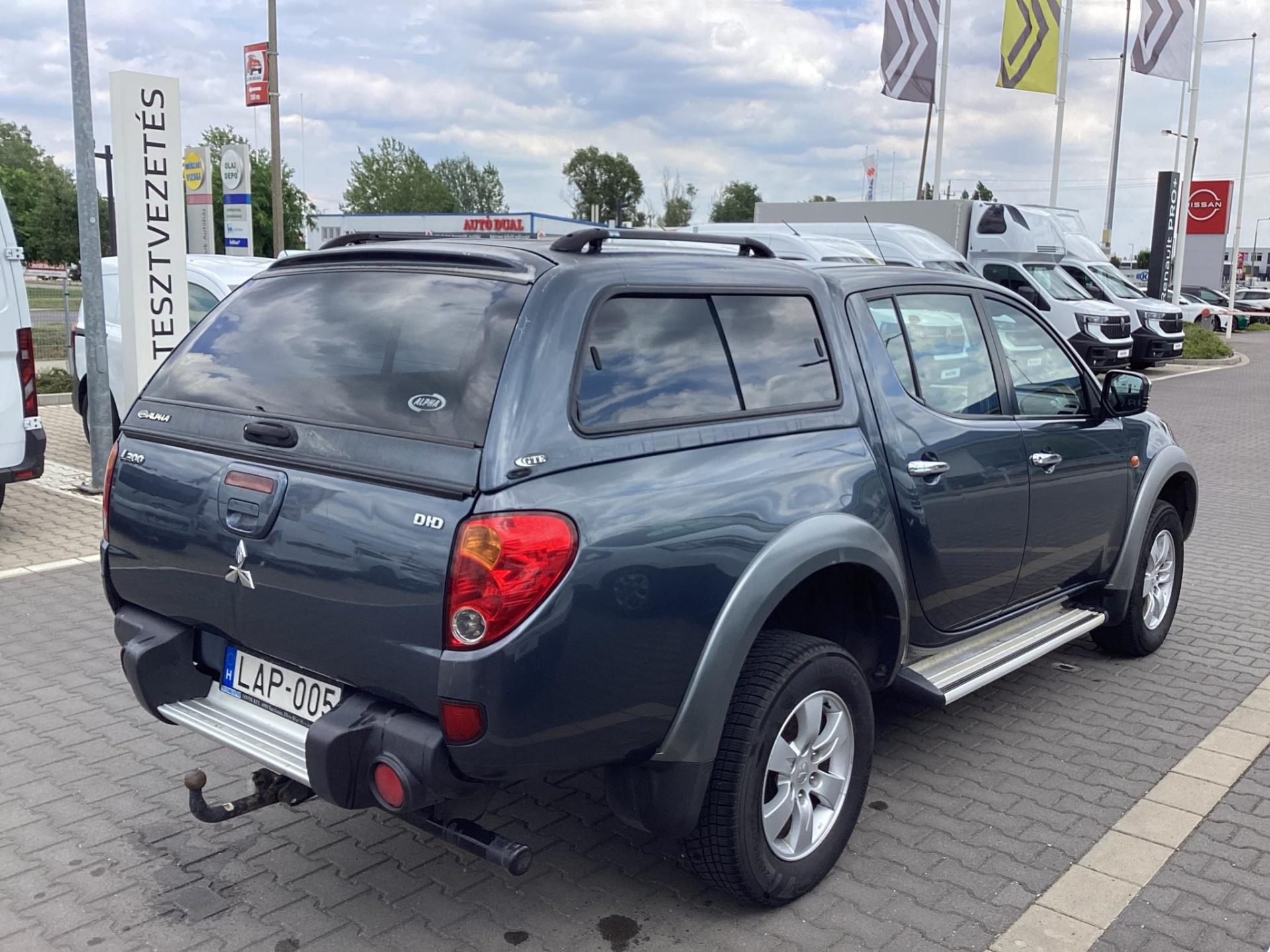 MITSUBISHI L 200 Pick Up 2.5 TD DC Instyle Mo.-i.1.tul.! SZERVÍZKÖNYVES !