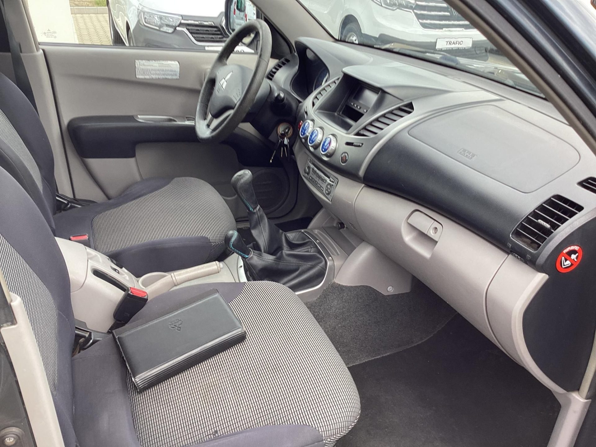 MITSUBISHI L 200 Pick Up 2.5 TD DC Instyle Mo.-i.1.tul.! SZERVÍZKÖNYVES !
