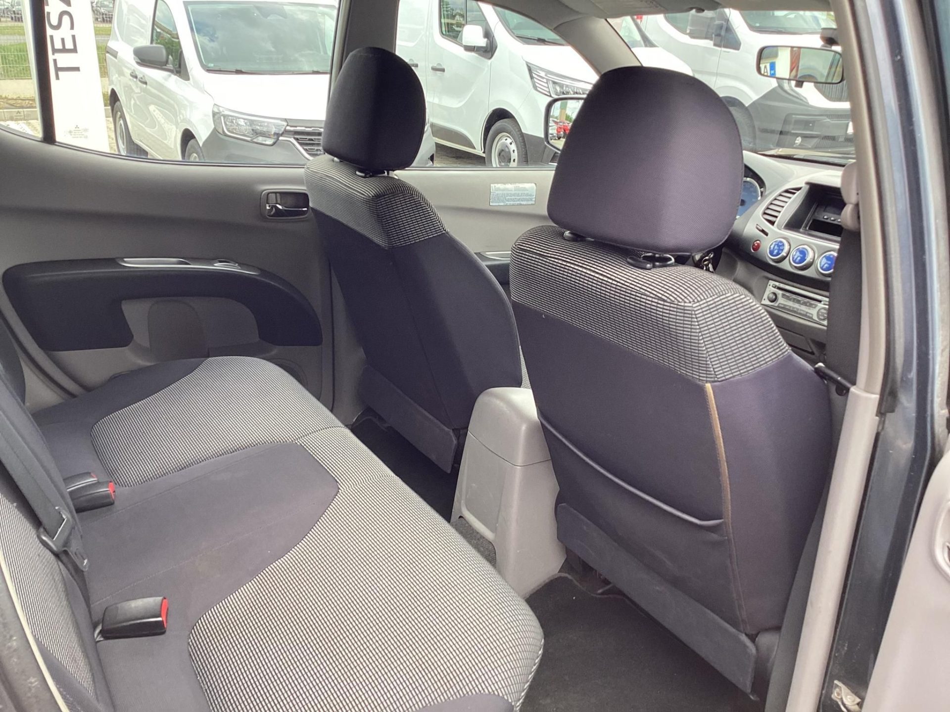 MITSUBISHI L 200 Pick Up 2.5 TD DC Instyle Mo.-i.1.tul.! SZERVÍZKÖNYVES !