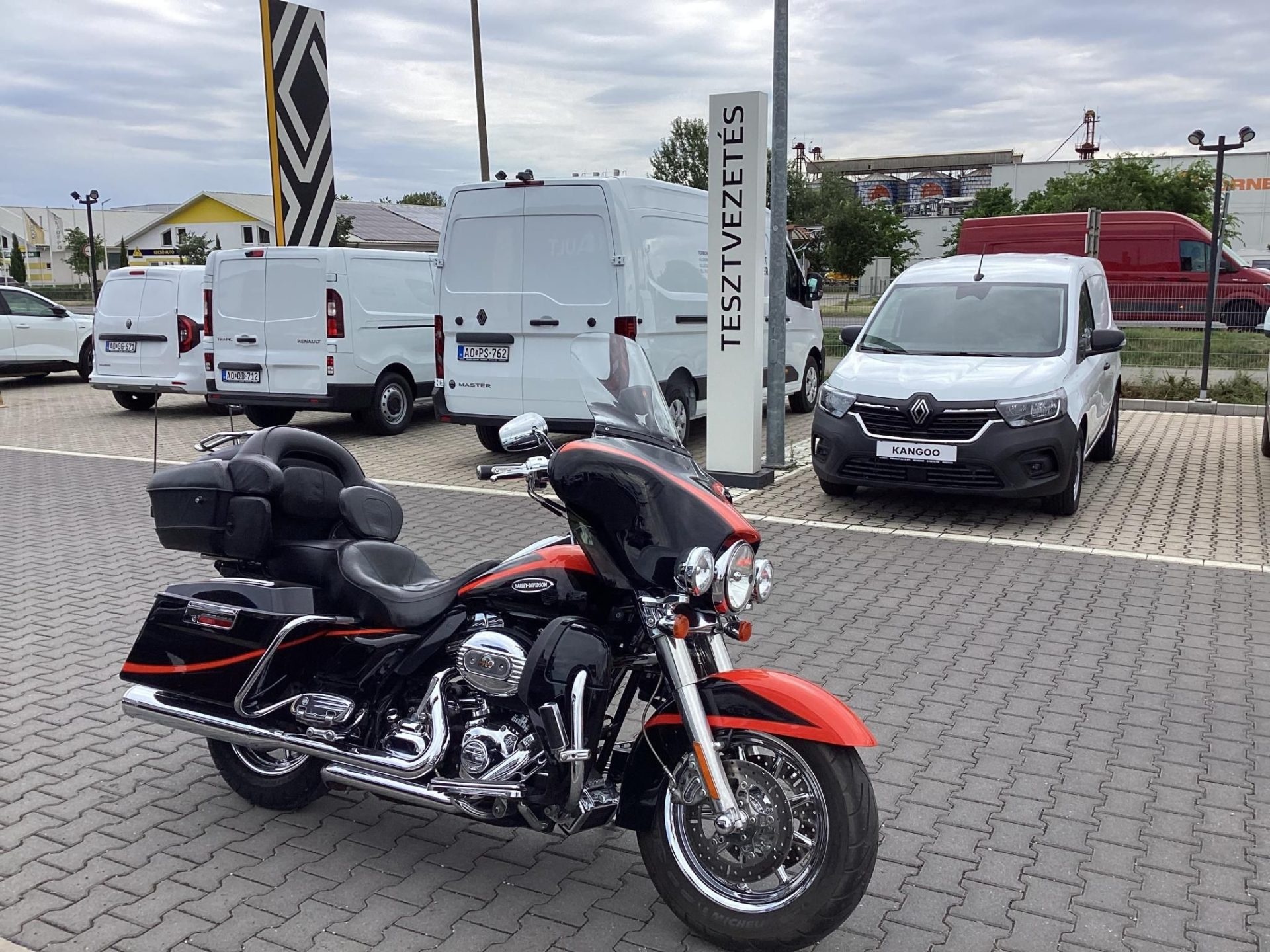 HARLEY-DAVIDSON SCREAMIN EAGLE ULTRA CLASSIC