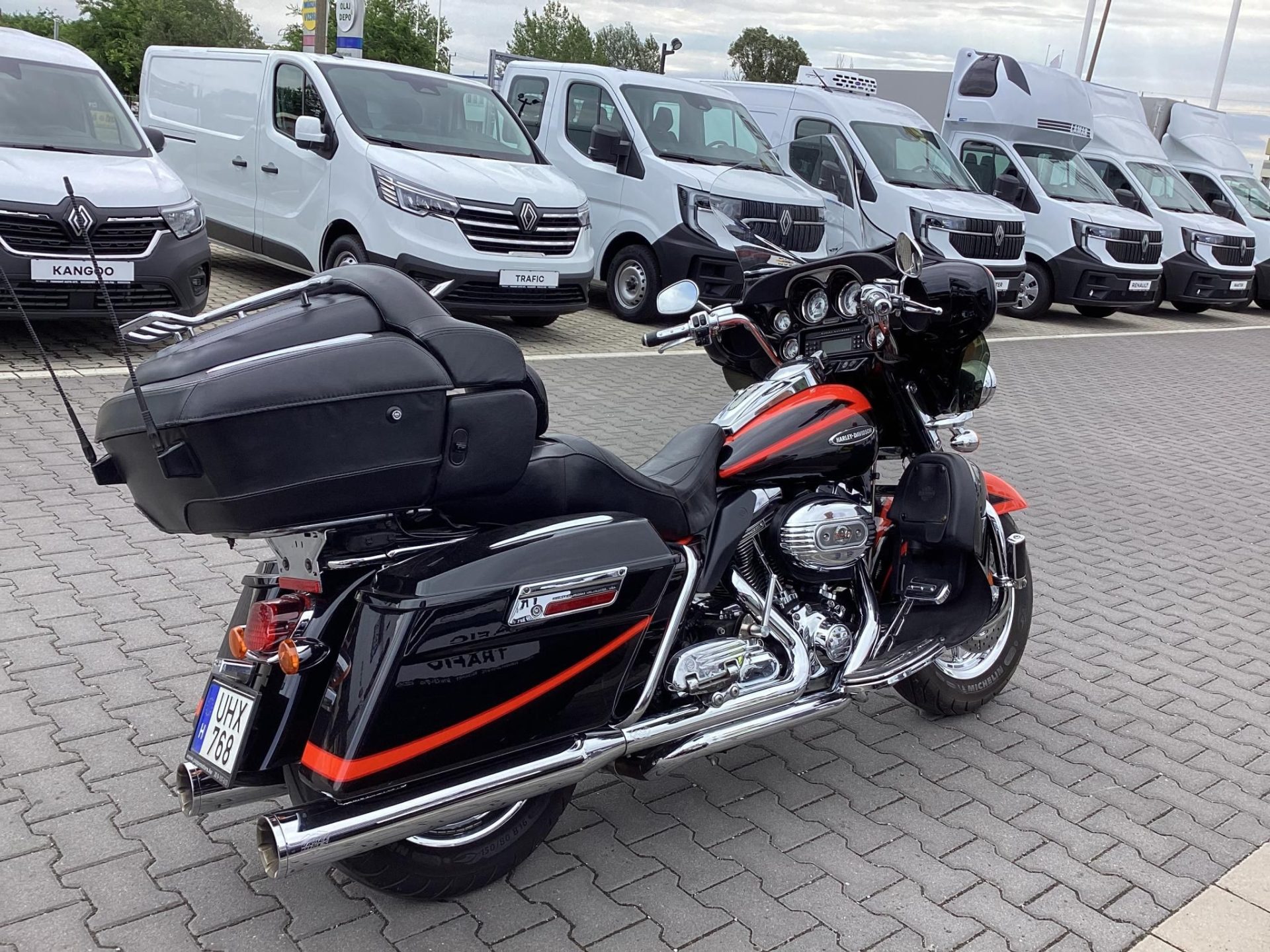HARLEY-DAVIDSON SCREAMIN EAGLE ULTRA CLASSIC