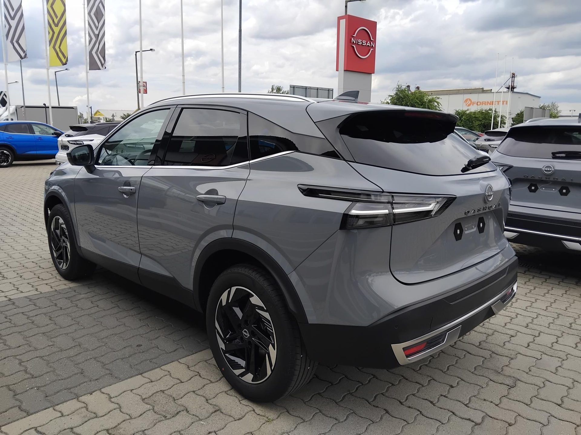 NISSAN QASHQAI 1.3 DIG-T Mild Hybrid N-Connecta X-Tronic NAGY KEDVEZMÉNNYEL! PANORÁMA TETŐ+GYÖNGYHÁZSZÜRKE FÉNYEZÉS!!!!!