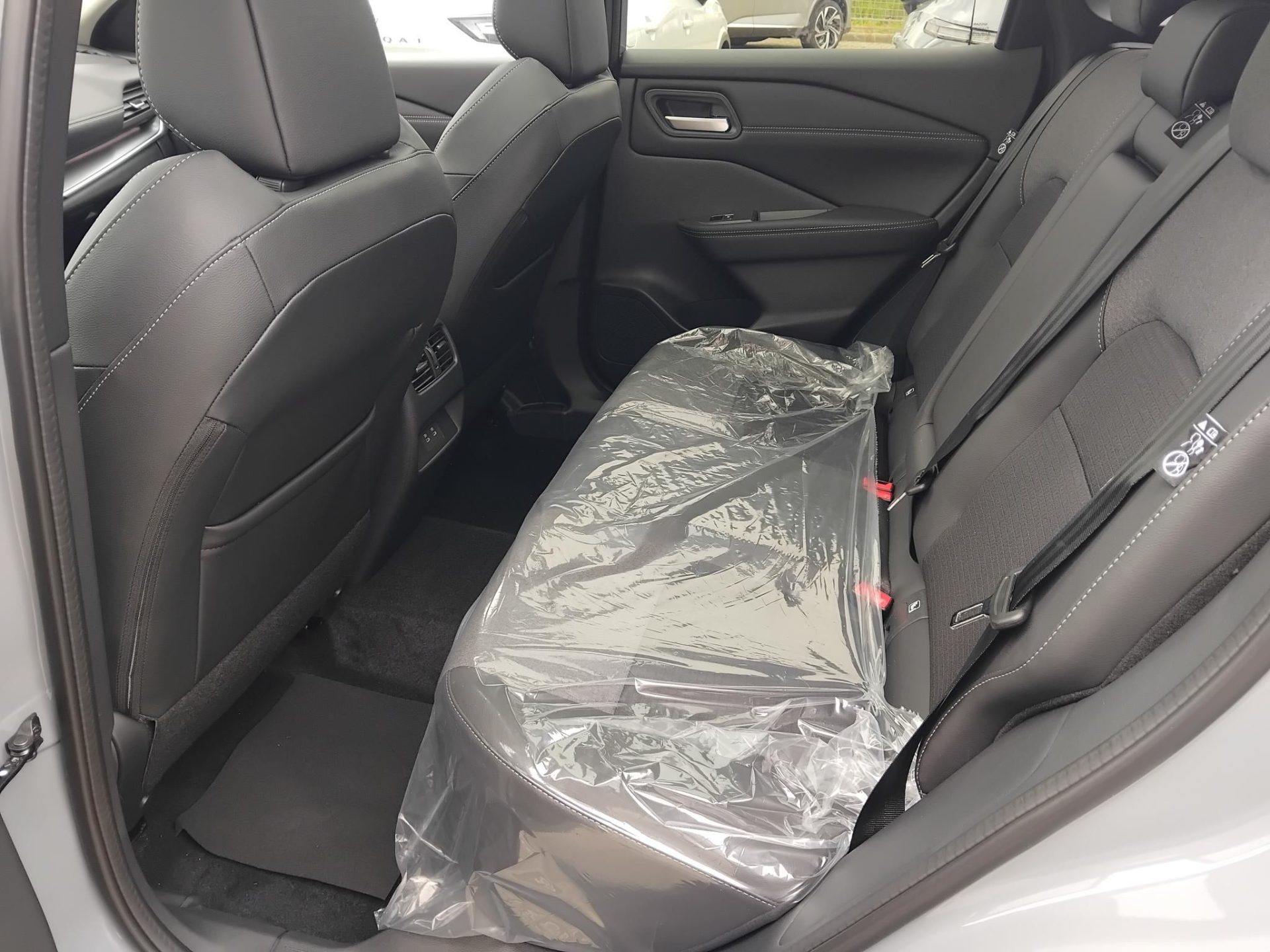 NISSAN QASHQAI 1.3 DIG-T Mild Hybrid N-Connecta X-Tronic NAGY KEDVEZMÉNNYEL! PANORÁMA TETŐ+GYÖNGYHÁZSZÜRKE FÉNYEZÉS!!!!!