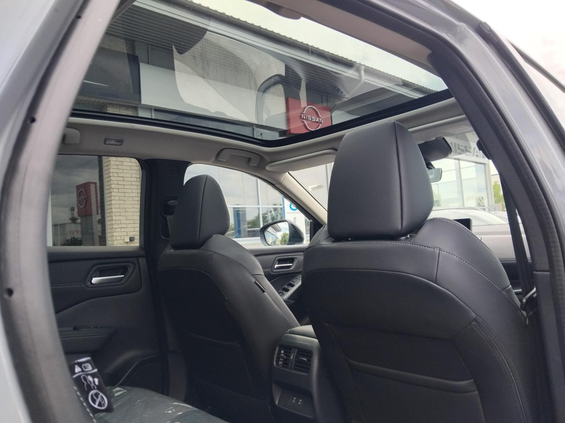 NISSAN QASHQAI 1.3 DIG-T Mild Hybrid N-Connecta X-Tronic NAGY KEDVEZMÉNNYEL! PANORÁMA TETŐ+GYÖNGYHÁZSZÜRKE FÉNYEZÉS!!!!!