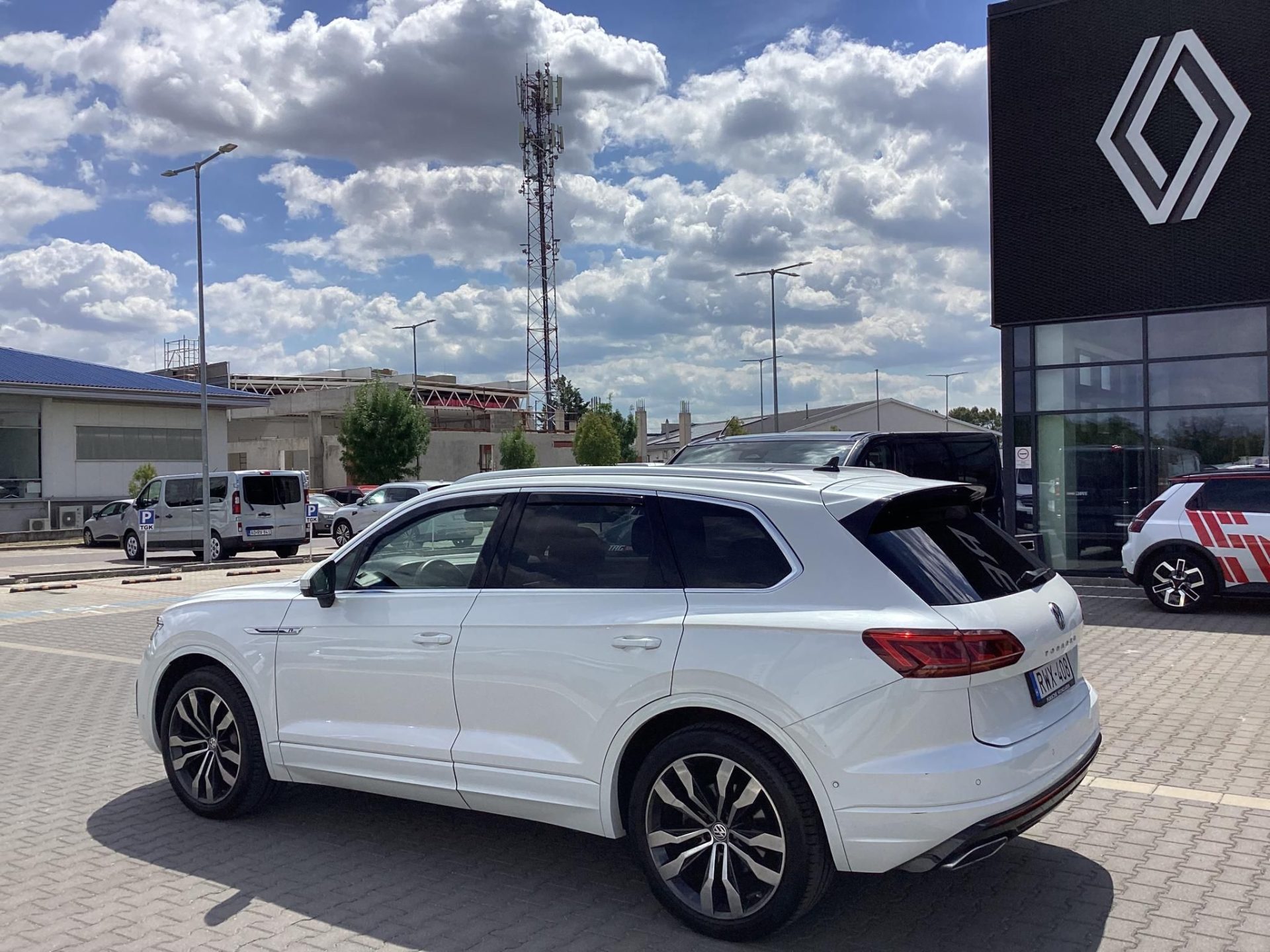 VOLKSWAGEN TOUAREG 3.0 V6 TDI R-Line Tiptronic ic Mo.-i /NIGHT VISION/4CONTROL/DYNAUDIO/PANORÁMA/LÉGRUGÓ/3.5T