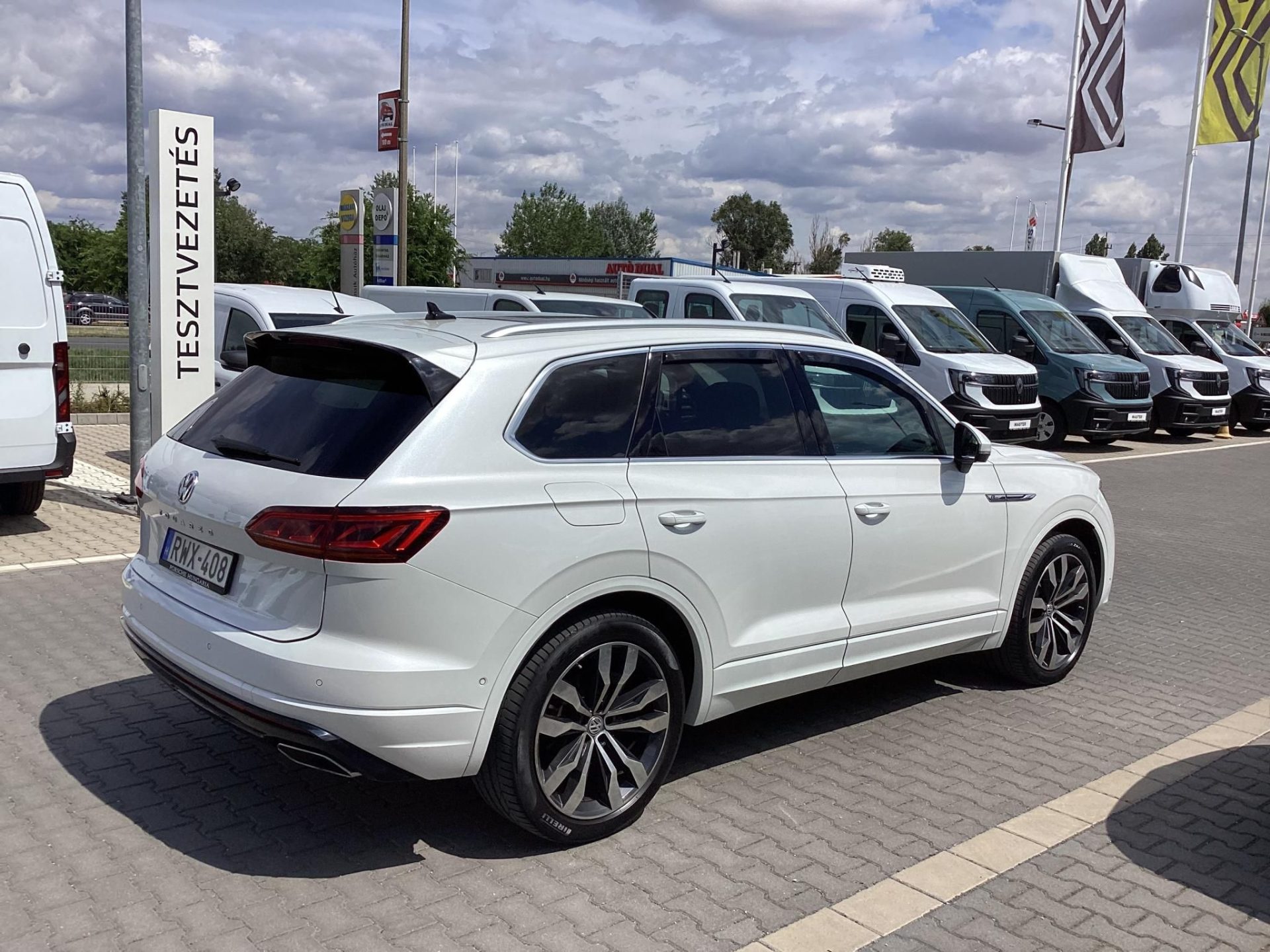 VOLKSWAGEN TOUAREG 3.0 V6 TDI R-Line Tiptronic ic Mo.-i /NIGHT VISION/4CONTROL/DYNAUDIO/PANORÁMA/LÉGRUGÓ/3.5T
