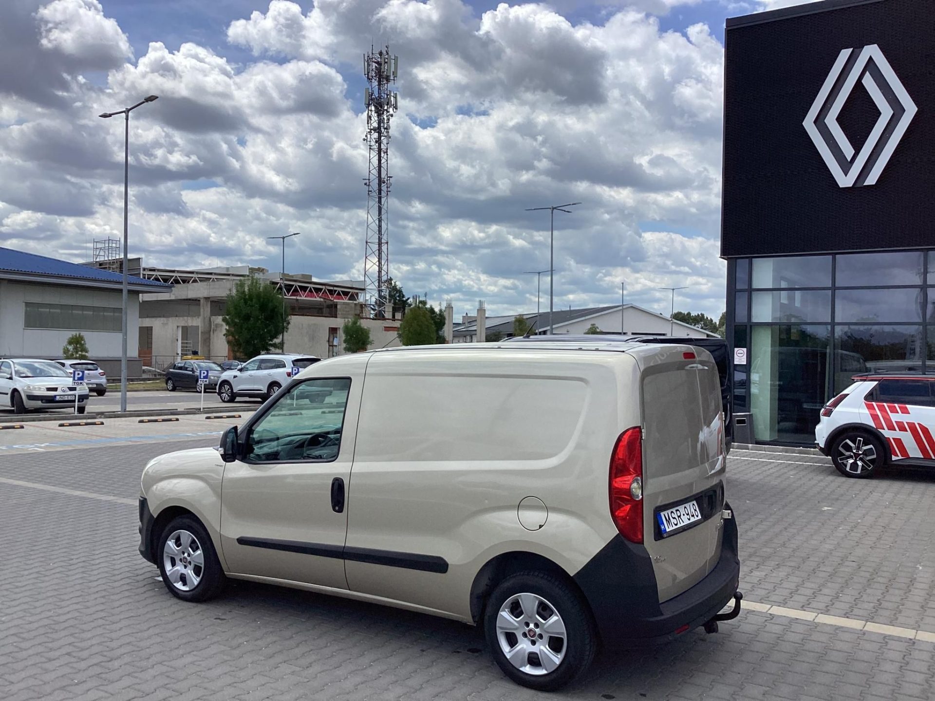 FIAT DOBLO Dobló Cargo 1.3 Mjet Mo.-i.128ekm ! VÉGIG SZERVÍZKÖNYVES ! NEM AD-BLUE-s !