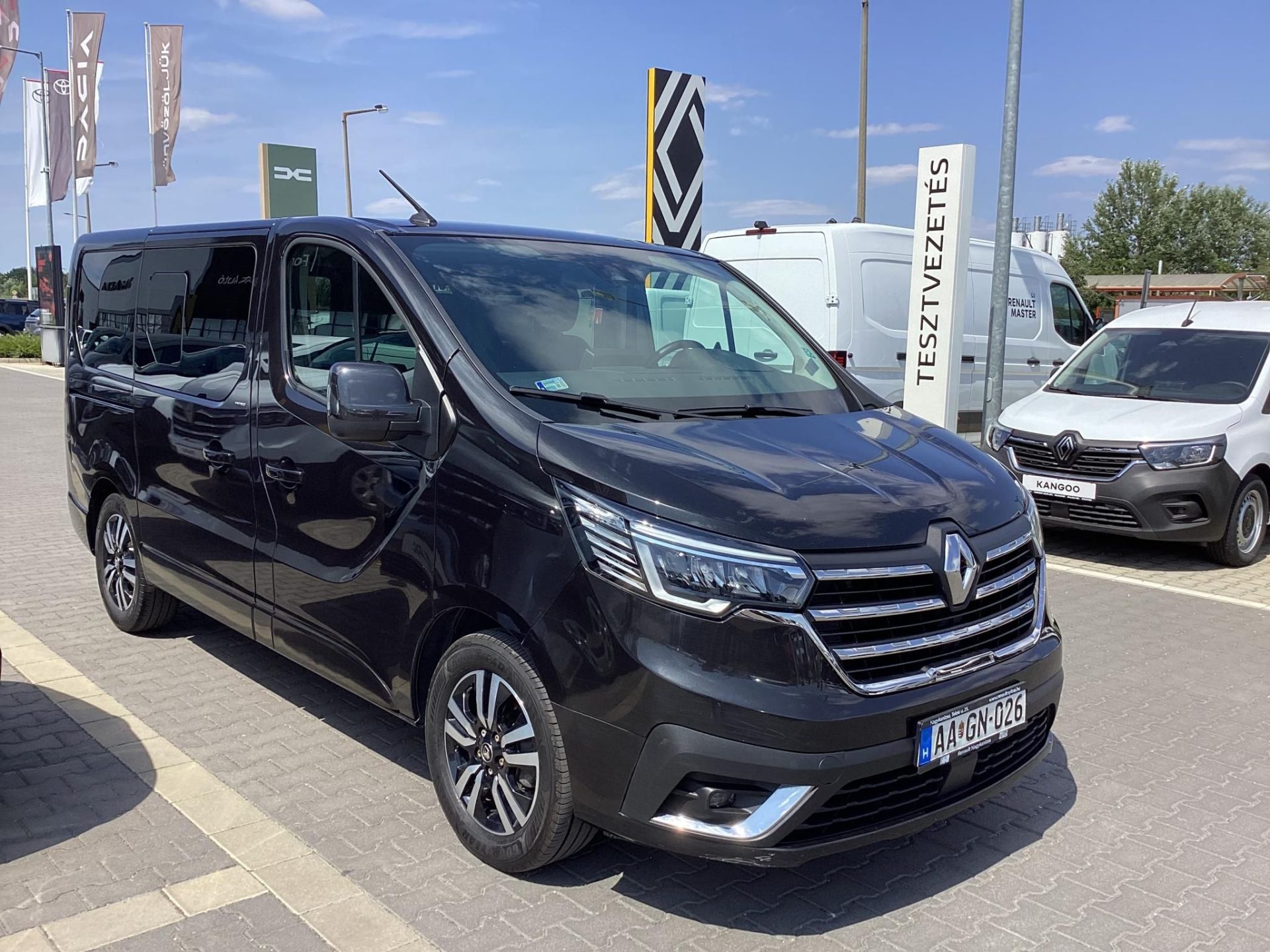 RENAULT TRAFIC 2.0 Blue dCi 170 L1H1 SpaceClass (Automata) (8 személyes ) Mo.-i.94e km! NAVI/KEYLESS-GO/HOROG/ADAPTÍV TEMPOMAT/LED