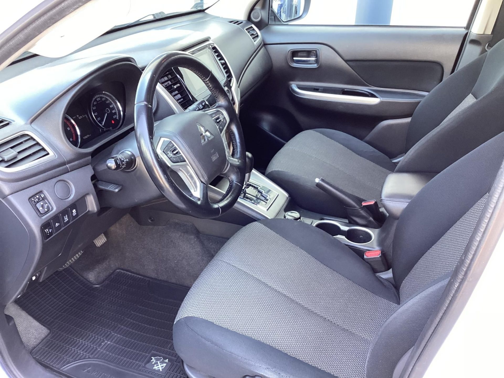 MITSUBISHI L 200 2.2 D Intense Plus A T Mo.-i !