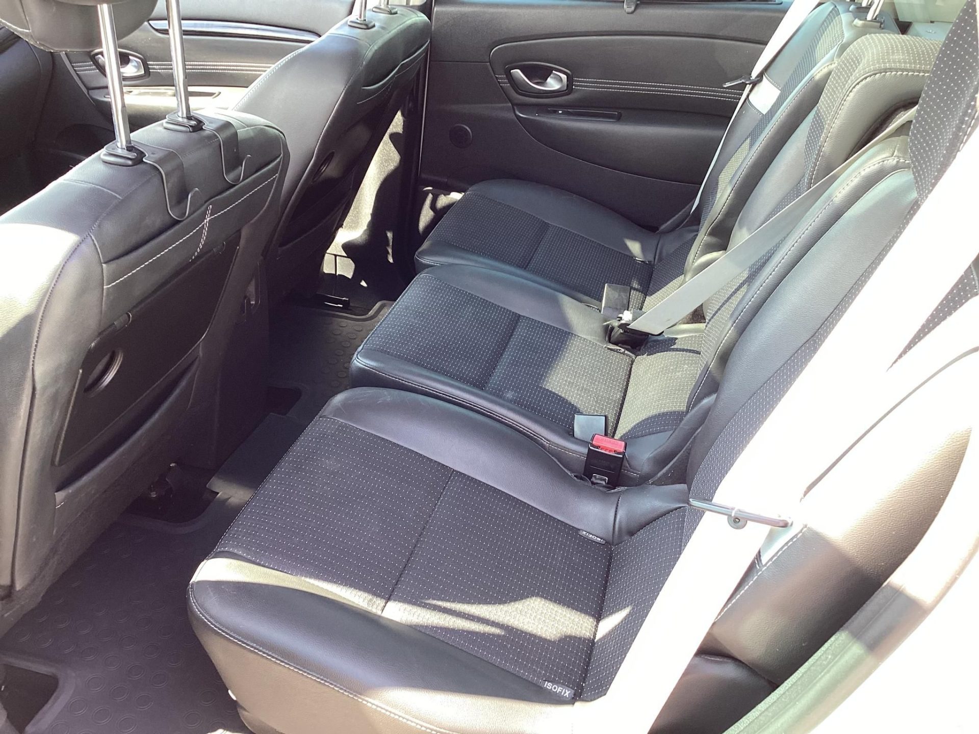 RENAULT SCENIC Scénic 1.9 dCi Dynamique BOSE HIFI/DUPLA EL.PANORÁMATETŐ/HOROG/NAVI/RADAR/ÜLÉSFŰTÉS/KEYLESS-GO
