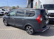 DACIA LODGY 1.5 Blue dCi Stepway (7 személyes ) Mo.-i.1.tul.98e km.végig szervízkönyves !KAMERA-RADAR/NAVI/TEMPOMAT/FŰTHETŐ ÜLÉS