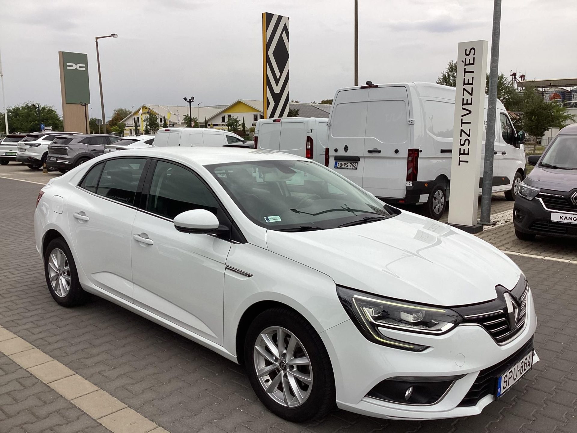RENAULT MEGANE GrandCoupé 1.5 Blue dCi Limited Plus Mo.-i.1.tul. /LED/NAVIGÁCIÓ/KEYLESS-GO/ÜLÉS-KORMÁNYFŰTÉS