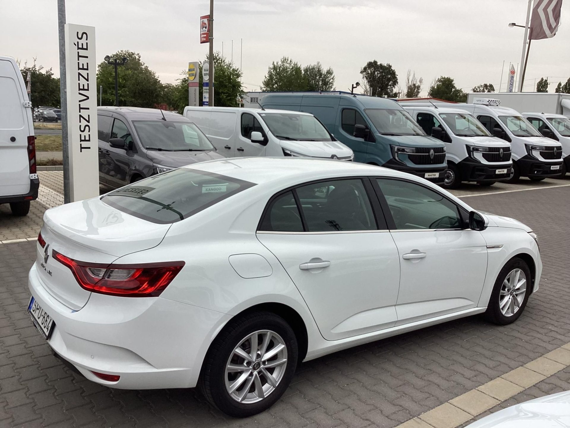 RENAULT MEGANE GrandCoupé 1.5 Blue dCi Limited Plus Mo.-i.1.tul. /LED/NAVIGÁCIÓ/KEYLESS-GO/ÜLÉS-KORMÁNYFŰTÉS