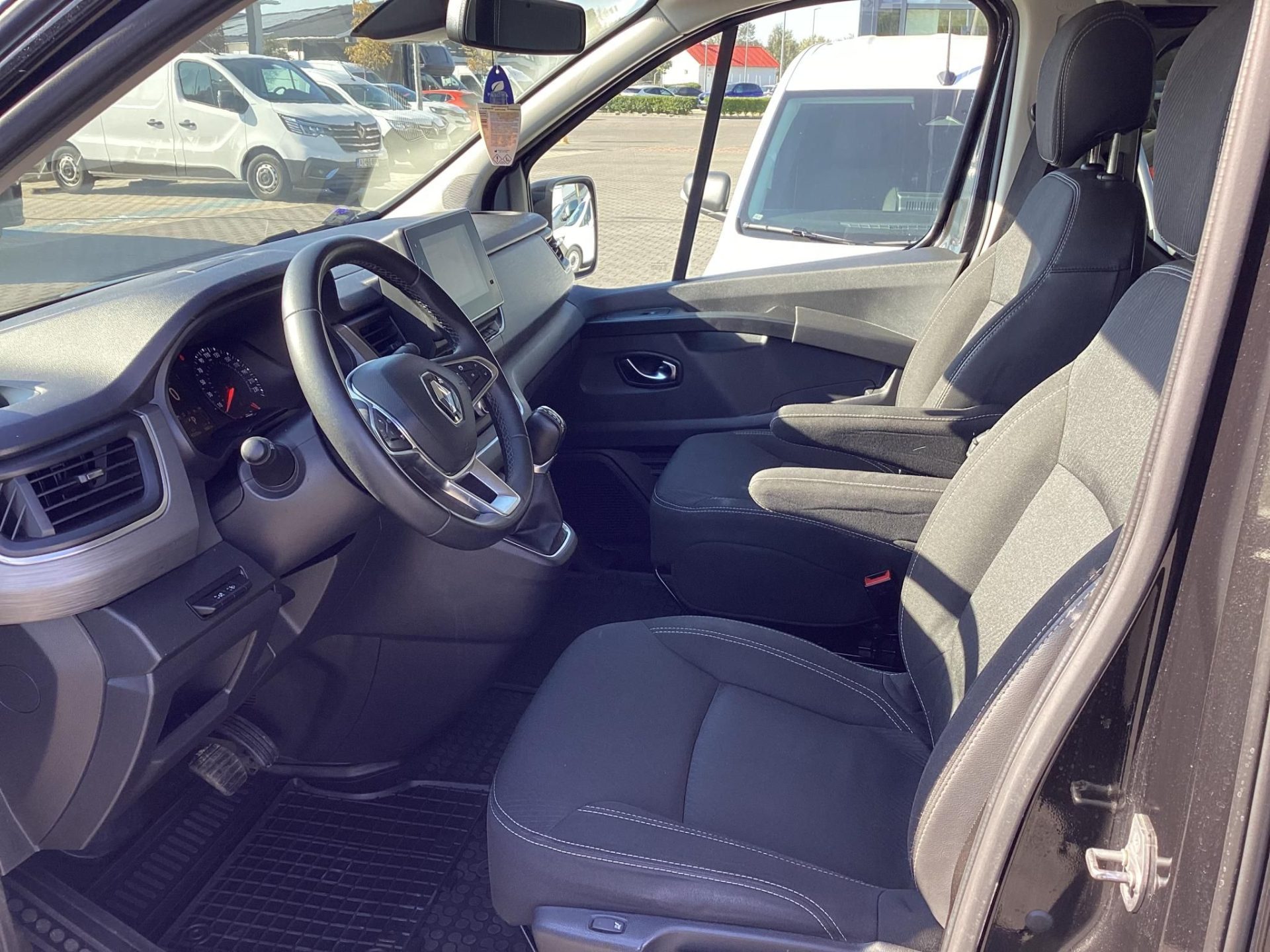 RENAULT TRAFIC 2.0 Blue dCi 170 L1H1 SpaceClass (Automata) (8 személyes ) Mo.-i.94e km! NAVI/KEYLESS-GO/HOROG/ADAPTÍV TEMPOMAT/LED