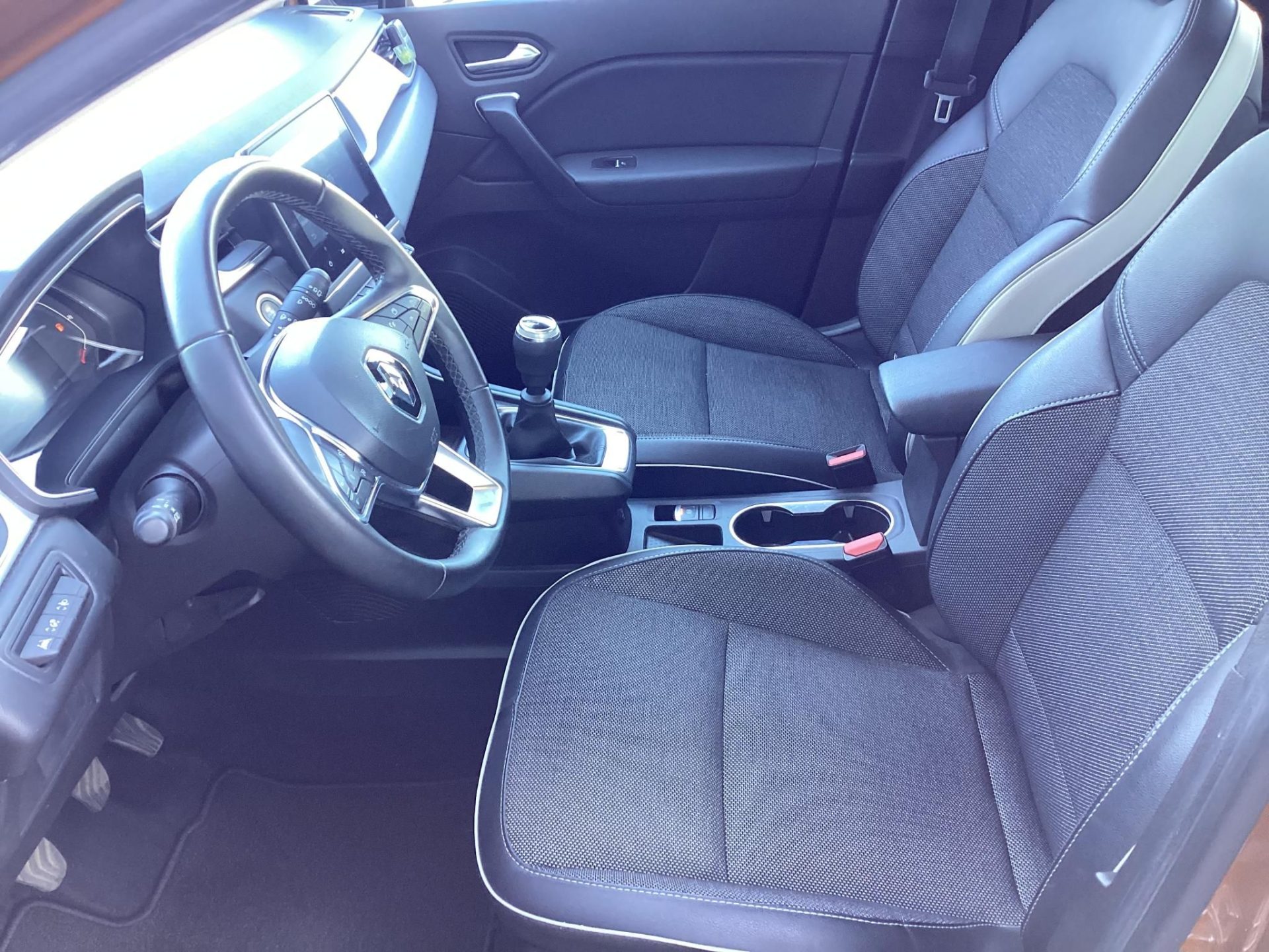 RENAULT CAPTUR 1.0 TCe Intens Mo.-i.! 35e km ! Tulajdonostól közvetlenül eladó !