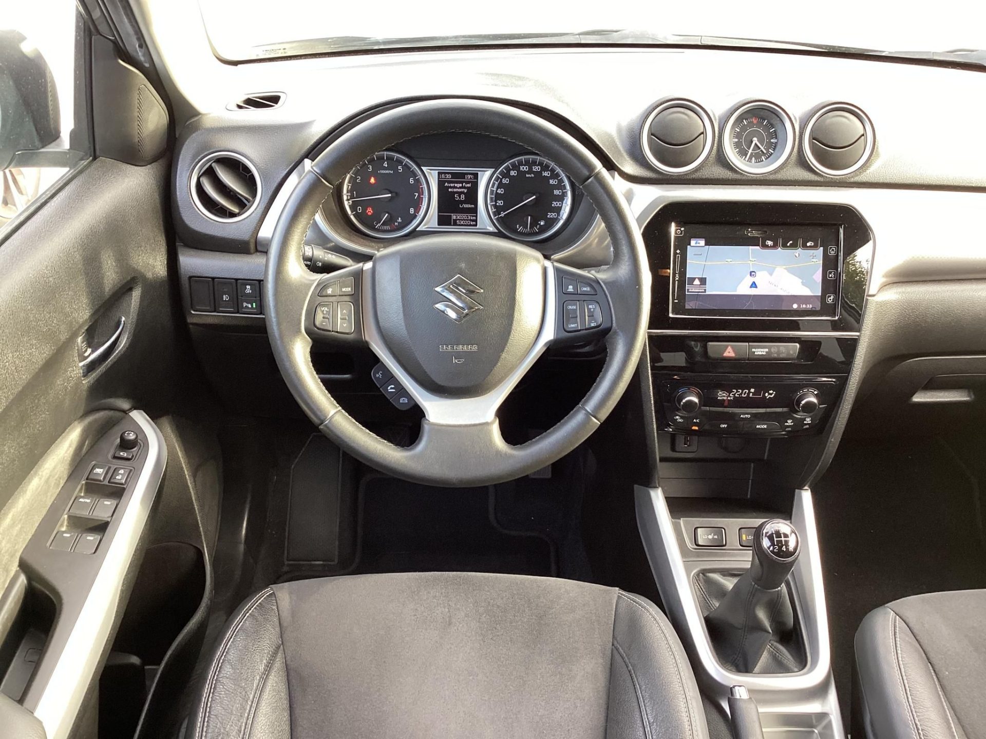 SUZUKI VITARA 1.6 GLX Limited Mo.-i.1.tul. ! 53ekm ! NAVI/adaptív temp/LED/aut.klíma/keyless go/tolatókamera