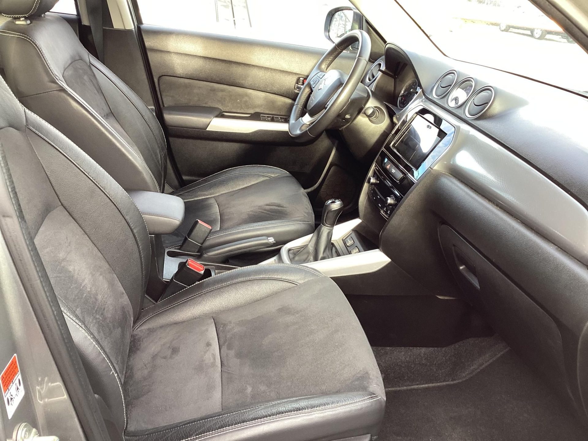 SUZUKI VITARA 1.6 GLX Limited Mo.-i.1.tul. ! 53ekm ! NAVI/adaptív temp/LED/aut.klíma/keyless go/tolatókamera