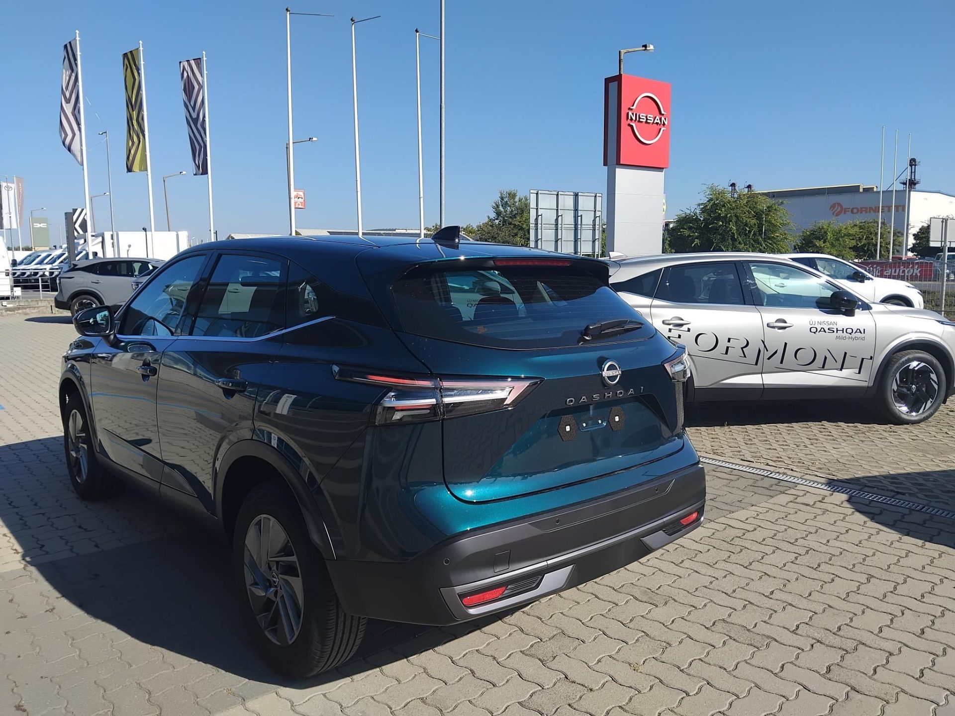 NISSAN QASHQAI 1.3 DIG-T Mild Hybrid Acenta X-Tronic KÜLÖNLEGES MÉLYÓCEÁN FÉNYEZÉSSEL KÉSZLETRŐL!!!