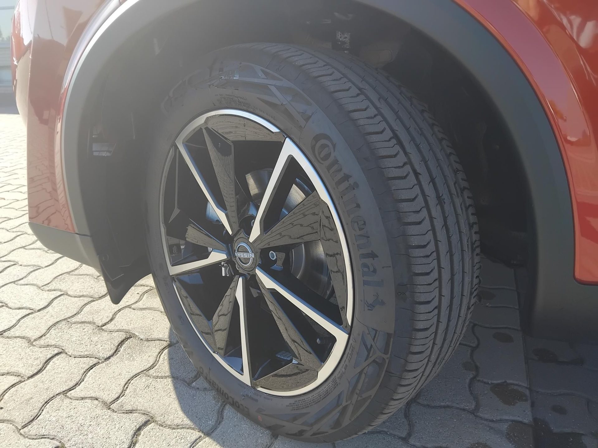 NISSAN QASHQAI 1.3 DIG-T Mild Tekna X-Tronic KÜLÖNLEGES NAPLEMENTE VÖRÖS FÉNYEZÉS+ BOSE HI-FI KÉSZLETRŐL!!!